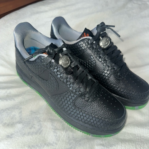 Nike Air Force 1 Headless Horseman Halloween Sneakers Green Soles Sz 7.5 Mens